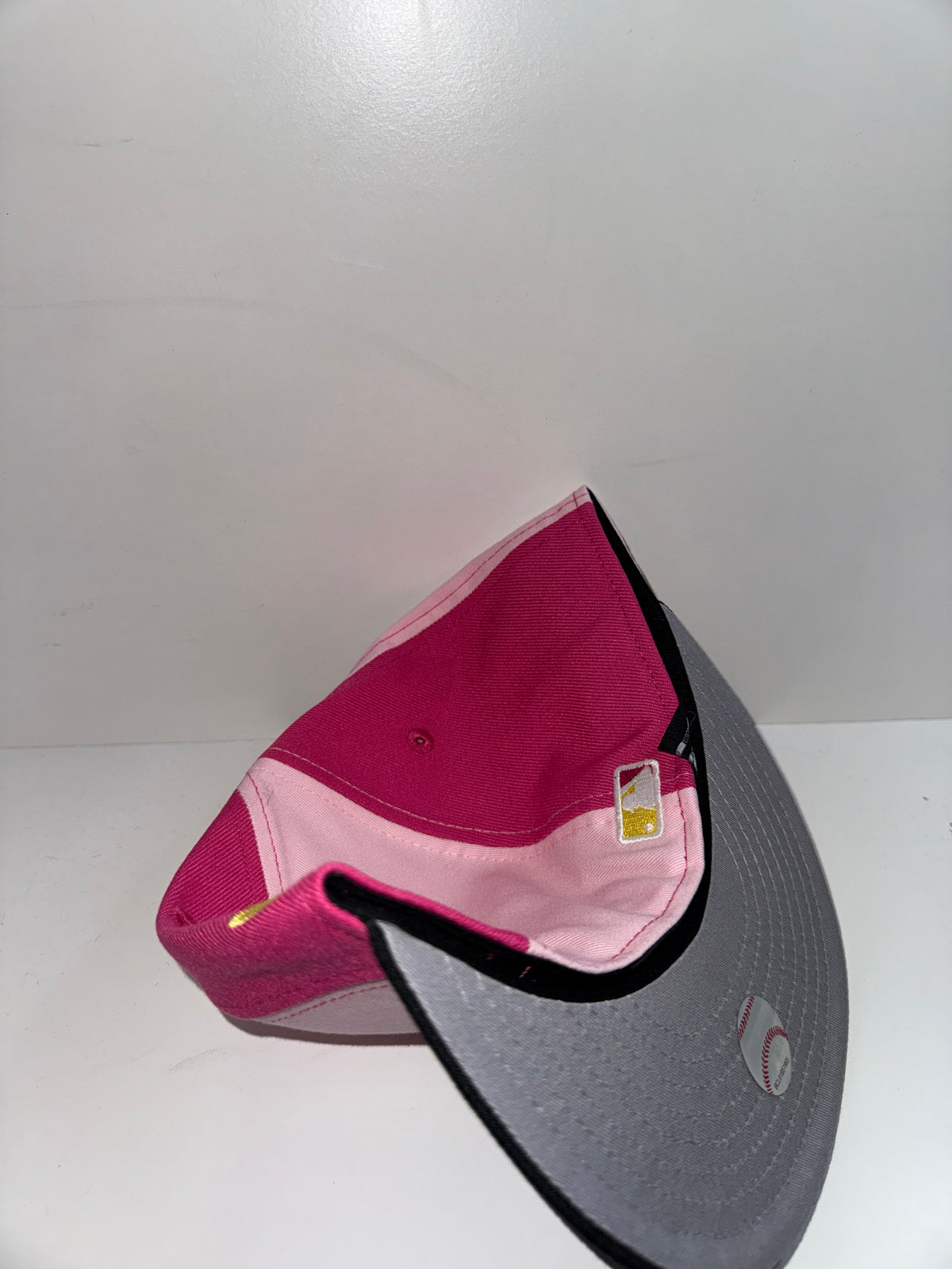 PHILADELPHIA PHILLIES PINK/BLK