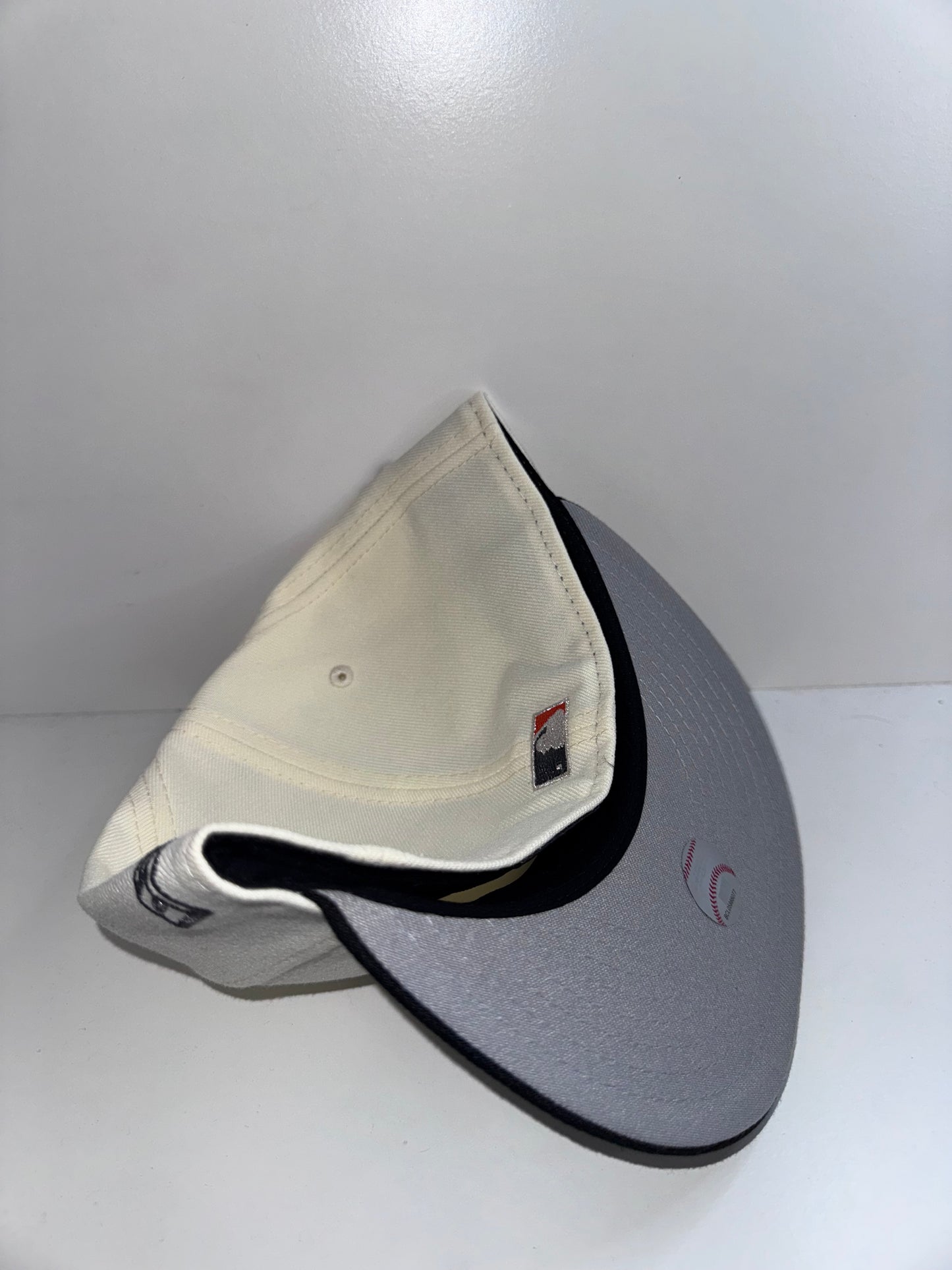 CLEVELAND INDIANS WHITE/BLK