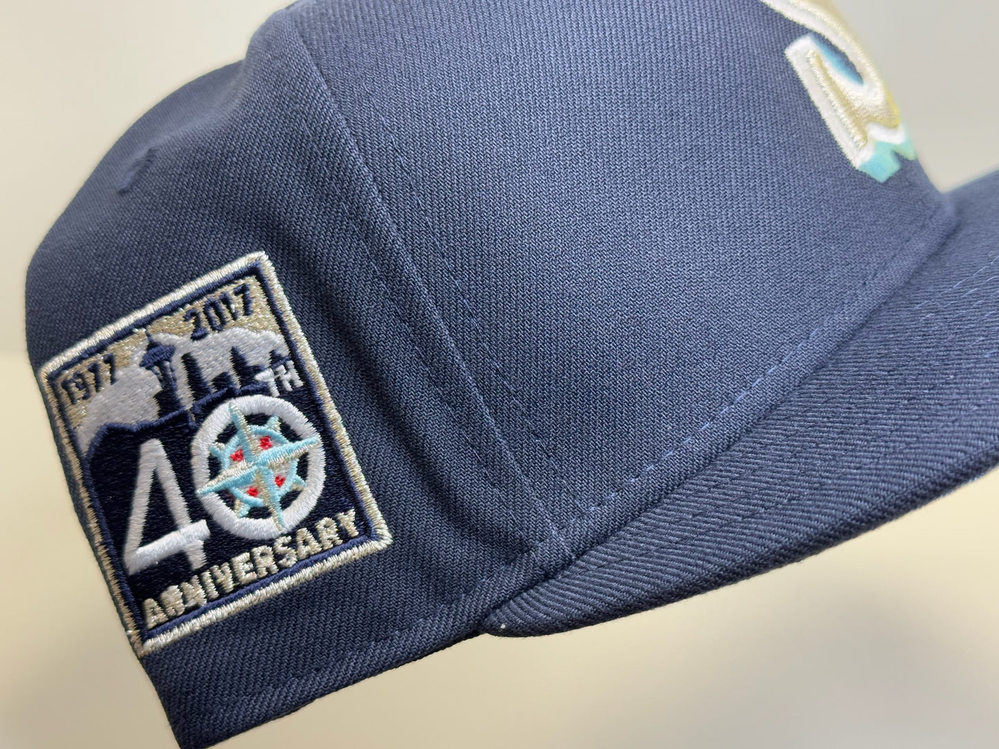 “Ice box” Seattle Mariners 40th Anniversary patch navy/icy