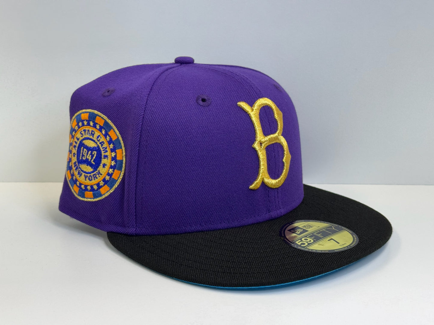 Two tone Brooklyn Dodgers 1942 patch purple/black